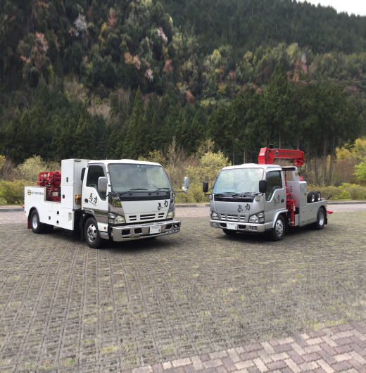 レッカー車と故障車