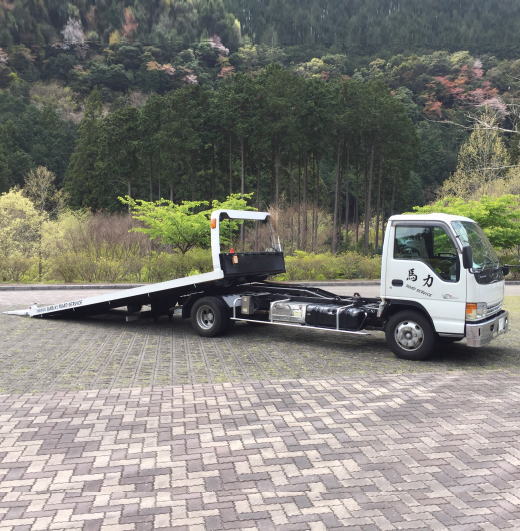 レッカー車と故障車